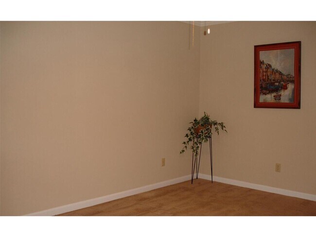 Building Photo - 110 Meadowbrook Ct