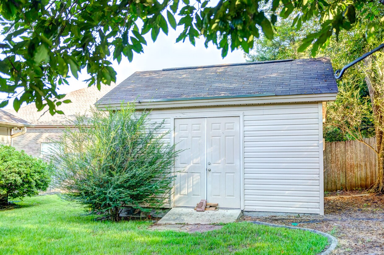 1964 Chancellor Ridge Rd, Prattville, AL 36066 House Rental in