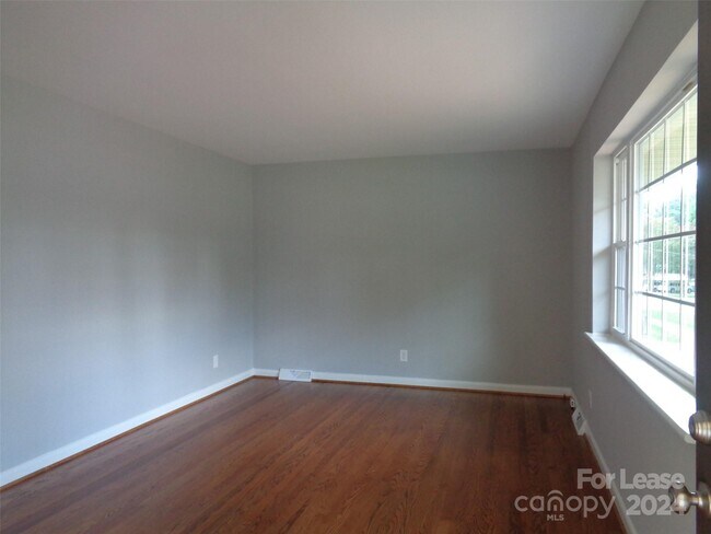 Foto del edificio - 3726 Sudbury Rd