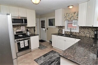 Building Photo - 3247 Grimes Ave N