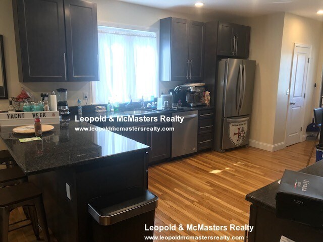 Primary Photo - 84 Litchfield St