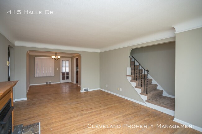 Building Photo - Renovated 4 Bedroom Home in Euclid.