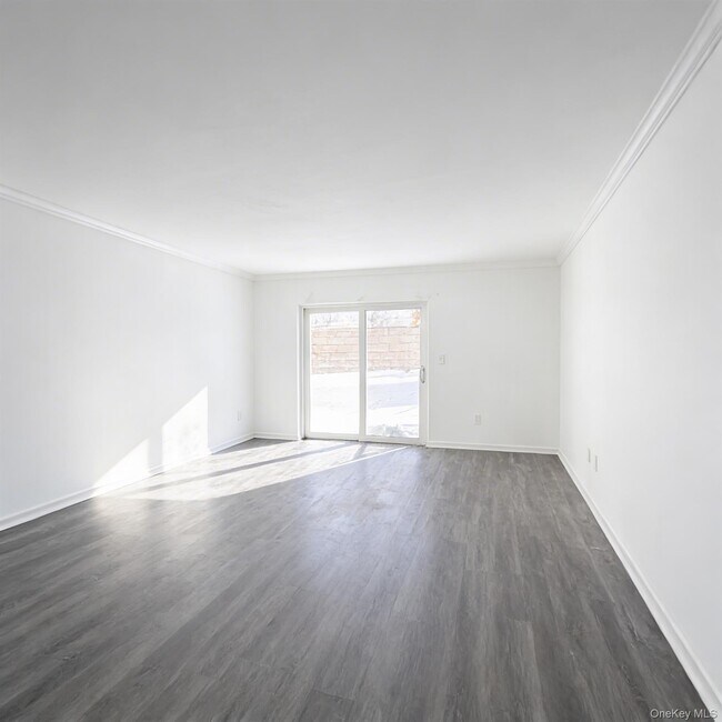 Foto del edificio - 54 Crystal Hill Dr