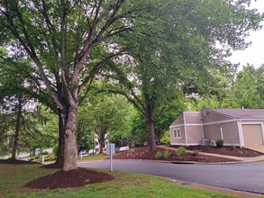 Building Photo - 600 Reusens Rd