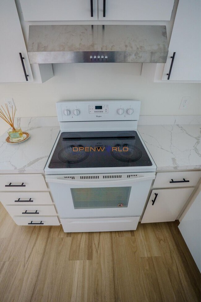 Foto del edificio - 414 Bancroft Ave