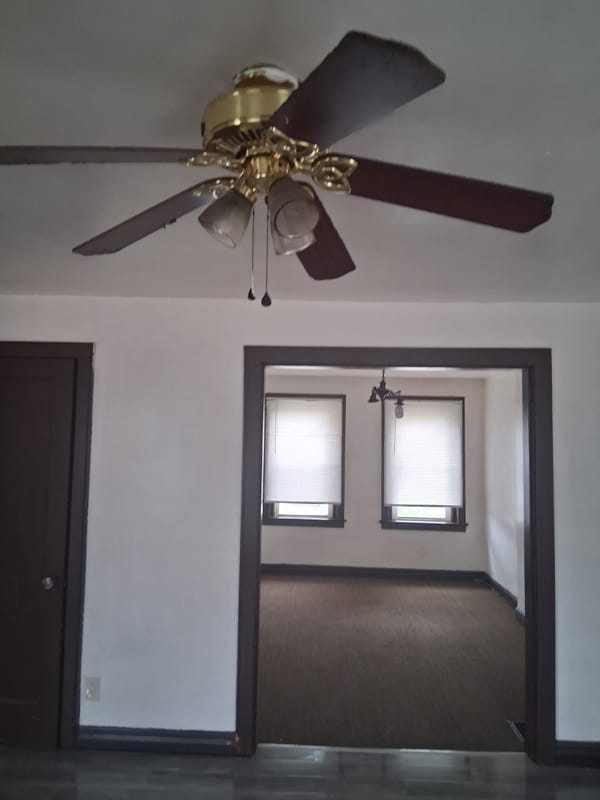 Foto del edificio - 530 Lilley Ave