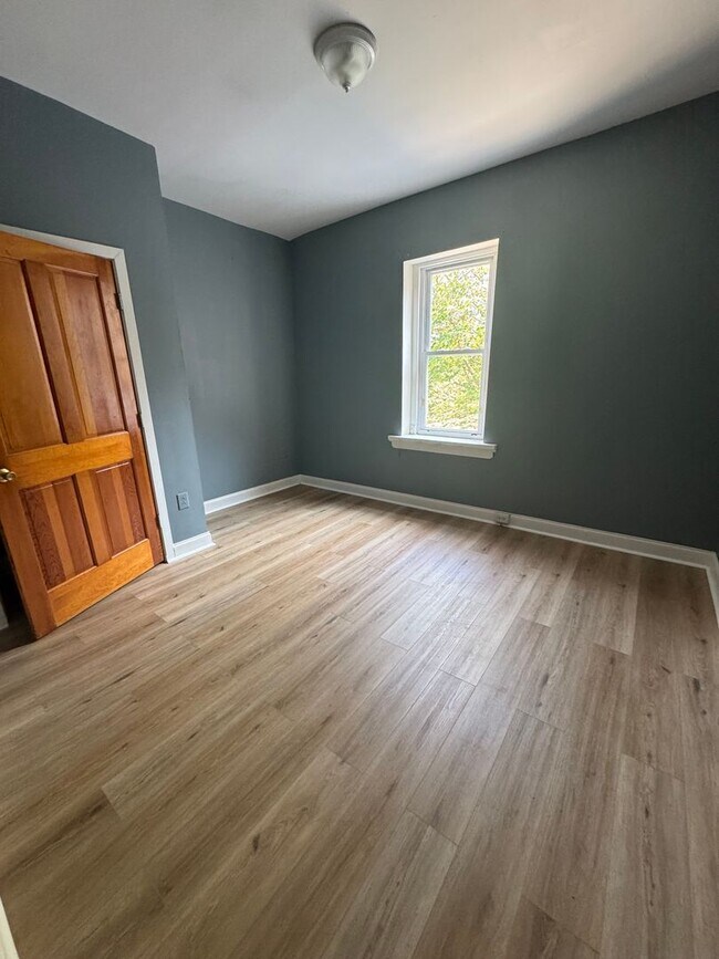 Foto del edificio - 4716 Woodland Ave