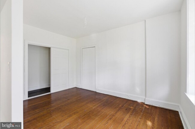 Foto del edificio - 5939 Drexel Rd