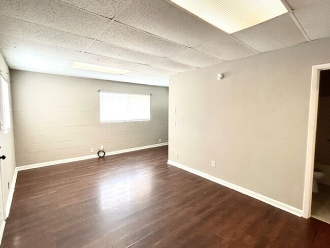 Foto del edificio - 124 Cottonwood Dr.