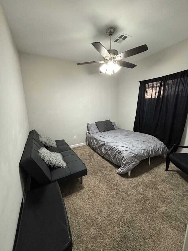 Foto del edificio - 2746 E Chipman Rd