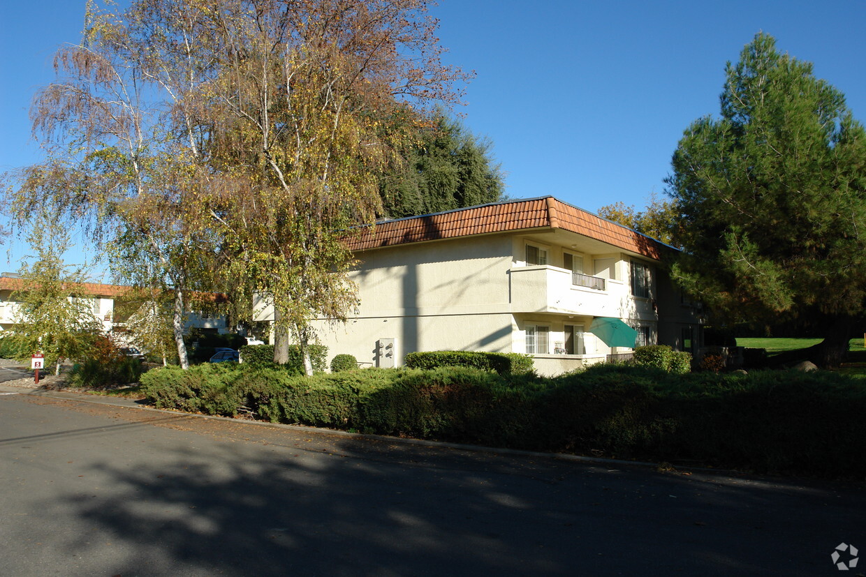 Building Photo - Cedar Park Apartments Chico CA