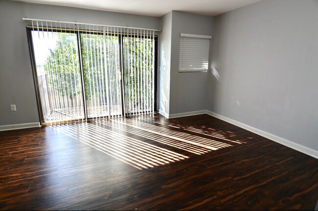 Foto del edificio - 1856 Cherokee Bluff Dr