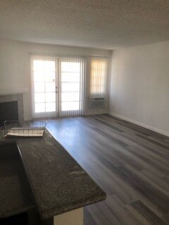 Foto del edificio - 11211 Greenlawn Ave