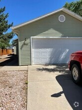 Building Photo - 827 Beech Ave