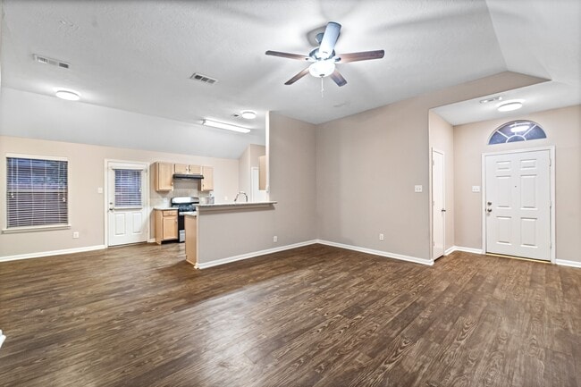 Foto del edificio - 6827 Highwind Bend Ln