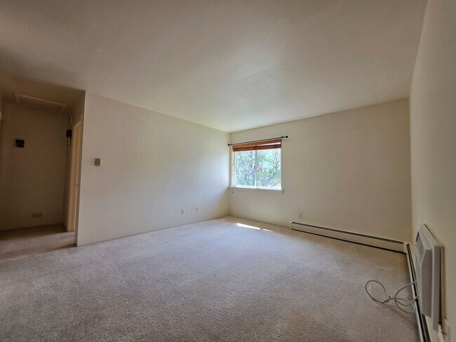 Foto del edificio - 4955 Moorhead Ave