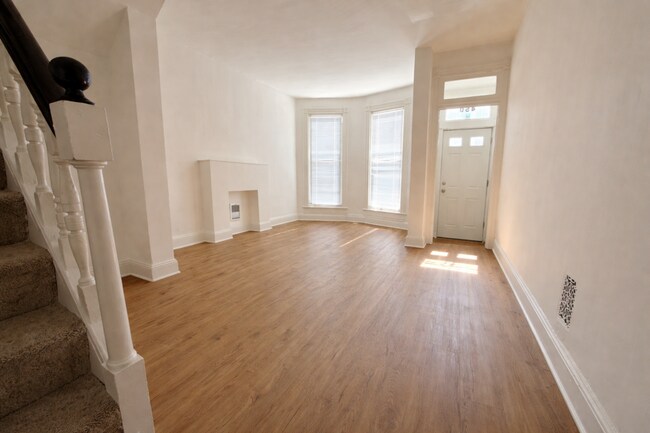 Foto del edificio - 450 E Lorraine Ave