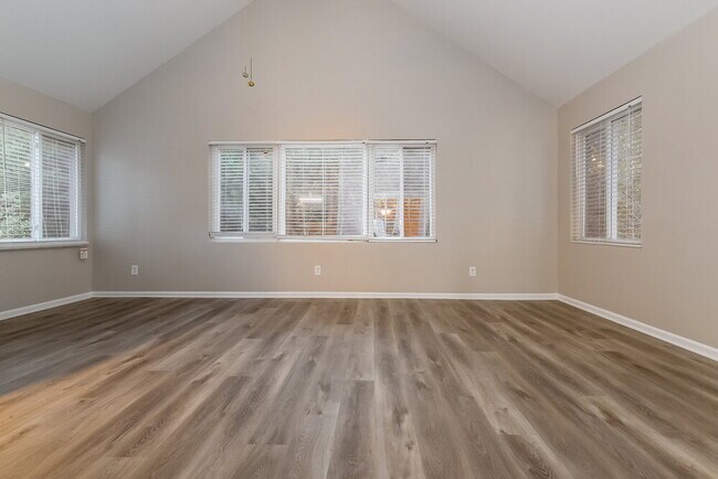 Building Photo - 1236 Jasmine Way