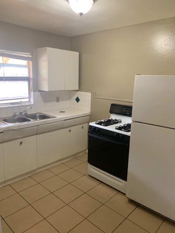 Foto principal - 3701 Sleeper Ave