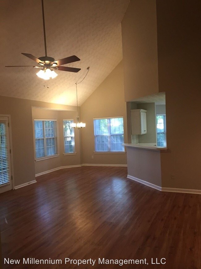 Foto del edificio - 2719 Windsor Ct NW