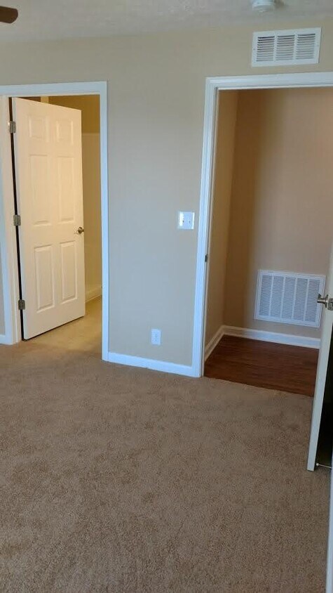 Primary Photo - 11311 Breeze Cir