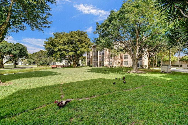 Foto del edificio - 9481 Evergreen Pl