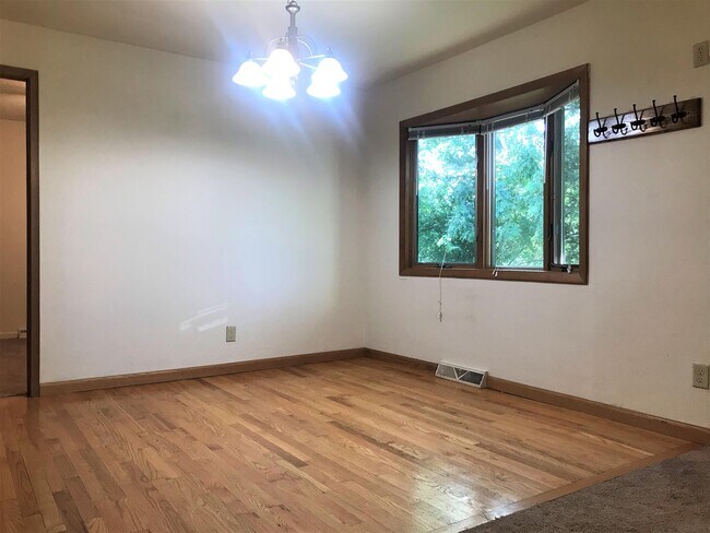 Foto del edificio - 4999 W Clayton Rd