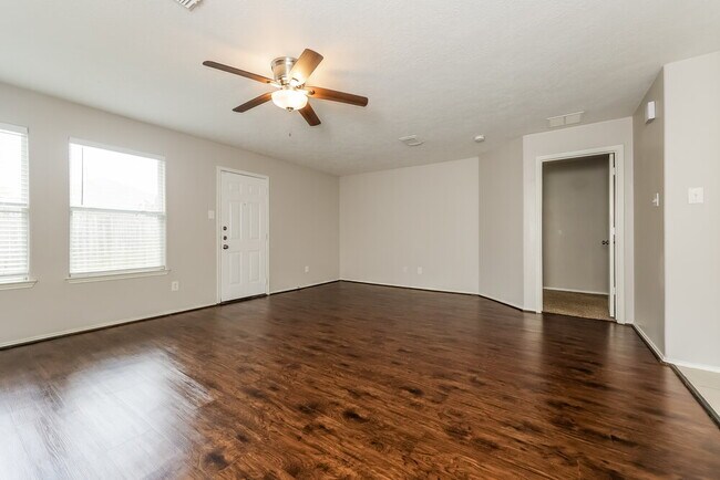 Foto del edificio - 4931 Winding View Ln