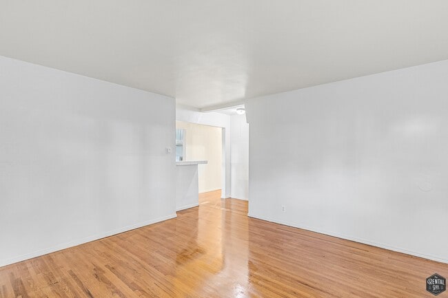 Foto del edificio - 3725 S Victoria Ave