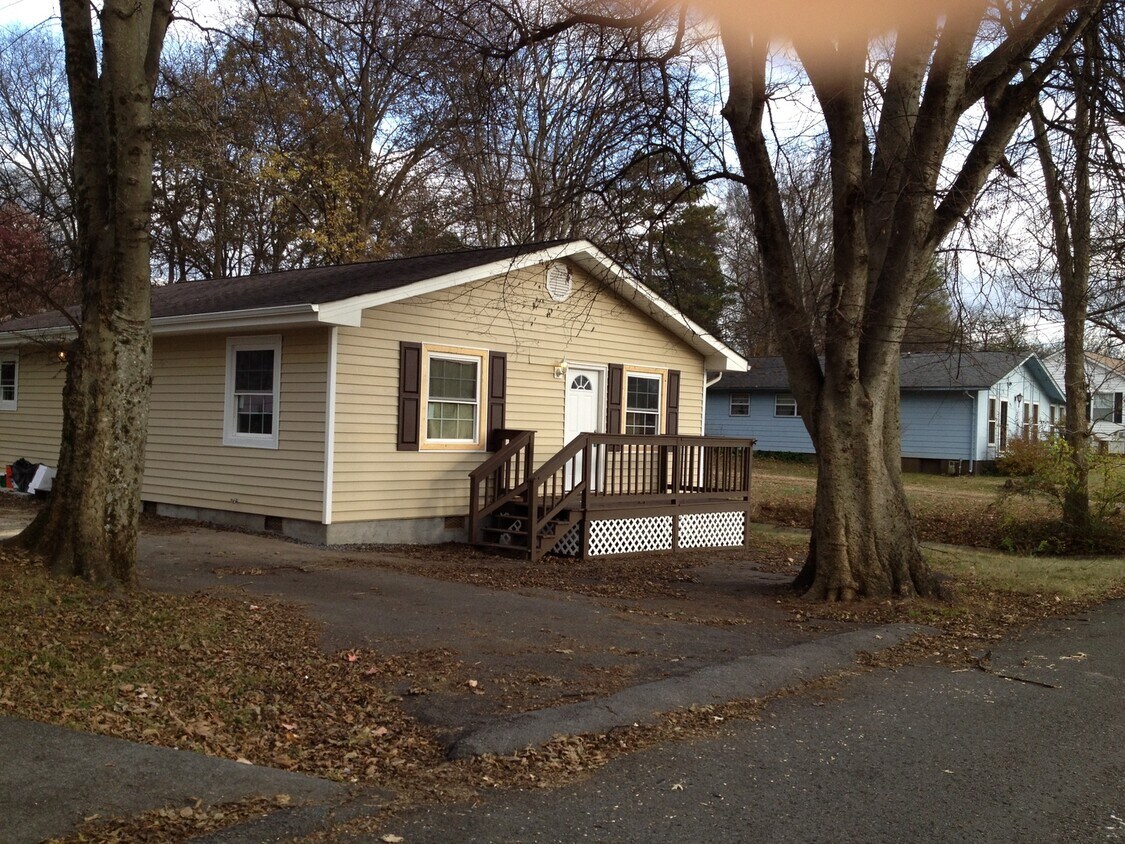 Primary Photo - MARYVILLE CITY HOME FOR RENT!