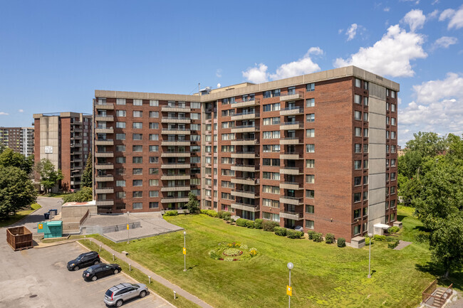 Building Photo - Condominiums Château Port Royal