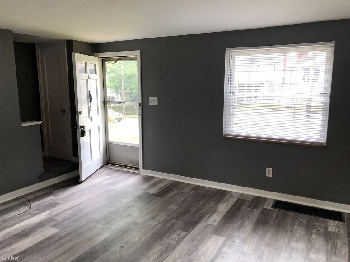 Primary Photo - 2 br, 1 bath Townhome - 410 Hulton Rd