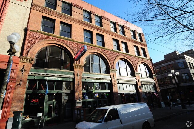 Building Photo - 114 1st Ave S