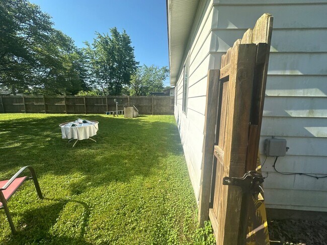 Foto del edificio - 1323 Cedar St