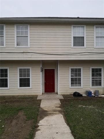 Building Photo - 9801-9805 Sycamore Dr