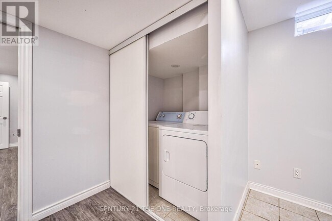 Building Photo - 76 Highhill Dr