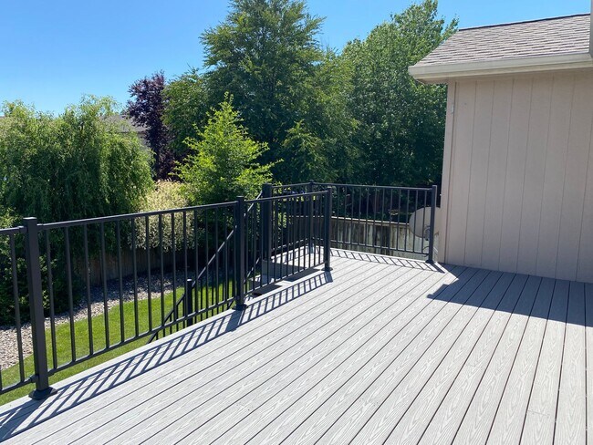 Building Photo - 4 bed 3 bath  Coeur d'Alene Place (new flo...