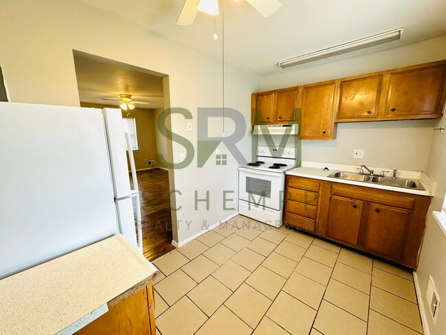 Building Photo - 4710 Walnut Grove Ave