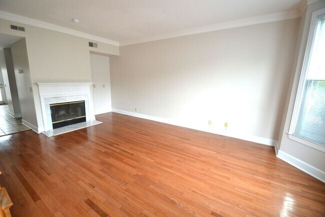 Foto del edificio - 3371 Golf Club Ln