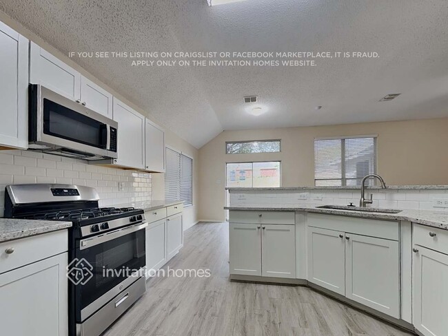 Building Photo - 2003 Walnut Hills Ln