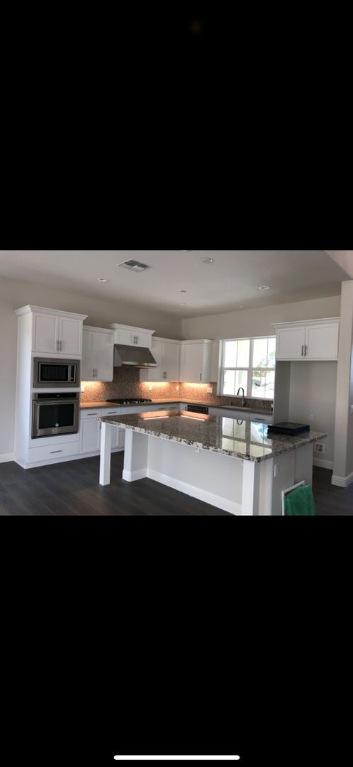 Foto del edificio - Spacious 4BR House in Marina