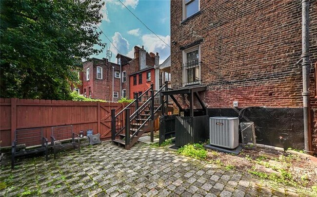 Foto del edificio - 617 Avery St