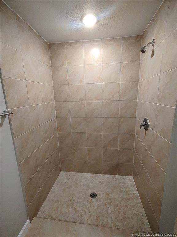 Building Photo - 1410 SW Flounder Ln