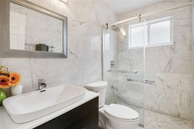 Building Photo - 922 Orange Isle