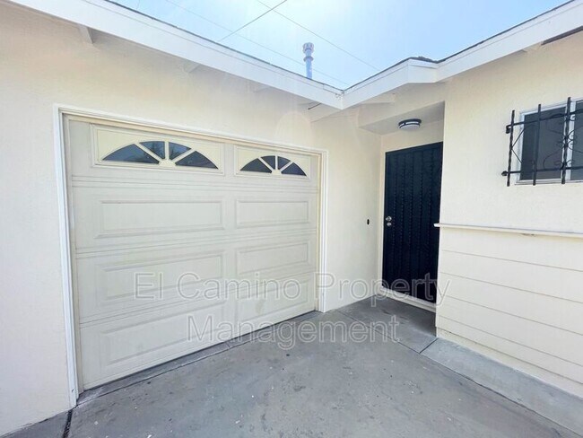 Foto del edificio - 3558 E 56th St