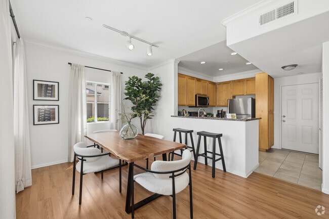 3BR, 2.5BA - 1,344SF - Dining Room - THE COLONY TOWNHOMES