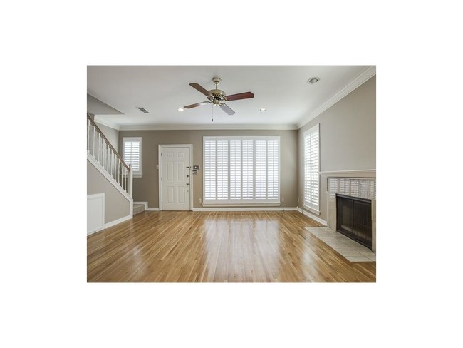 Foto del edificio - 5907 Hillcrest Ave