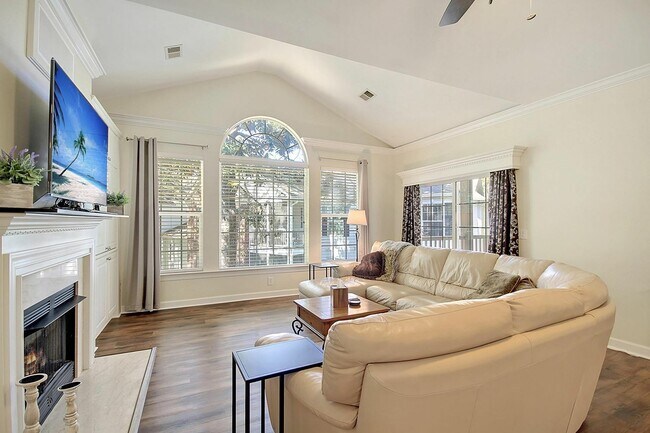Foto del edificio - 148 Golfview Ln