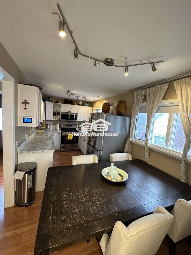 Foto del edificio - 1155 W James Ave