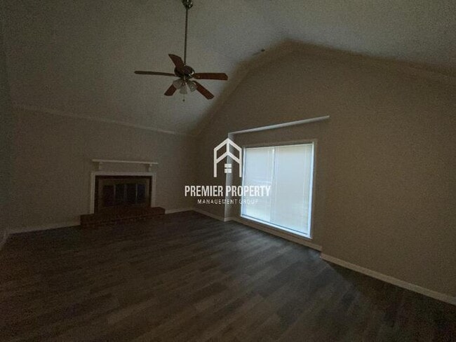 Building Photo - 3401 Hanna Dr
